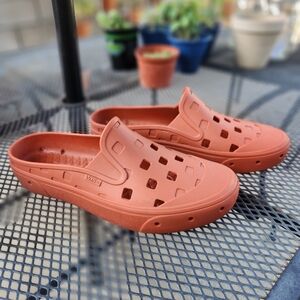 Vans waterproof slip on